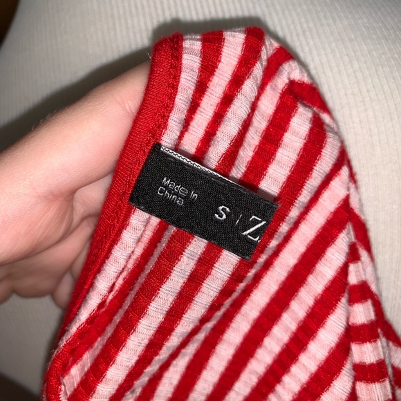 Red & white striped cropped tank top from Zaful - Picture 3 of 4